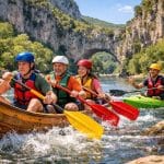 découvrez nos conseils essentiels et les options d'assurance pour profiter pleinement de votre descente en canoë en ardèche, en toute sécurité et sérénité.